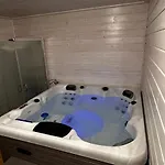 Holiday home Wester House Fuleda Z Sauna Jacuzzi I Kominkiem