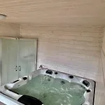 Feriehus Wester House Fuleda Z Sauna Jacuzzi I Kominkiem *