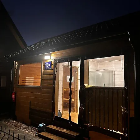 Wester House Fuleda Z Sauna Jacuzzi I Kominkiem 吉日茨科