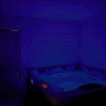 Wester House Fuleda Z Sauna Jacuzzi I Kominkiem 度假居 吉日茨科