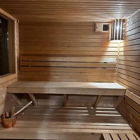 Wester House Fuleda Z Sauna Jacuzzi I Kominkiem 吉日茨科